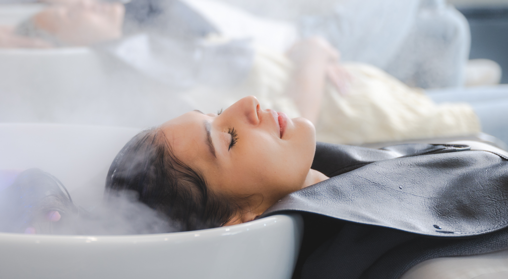 Découvrez les bienfaits du Head Spa pour vos clients et votre salon