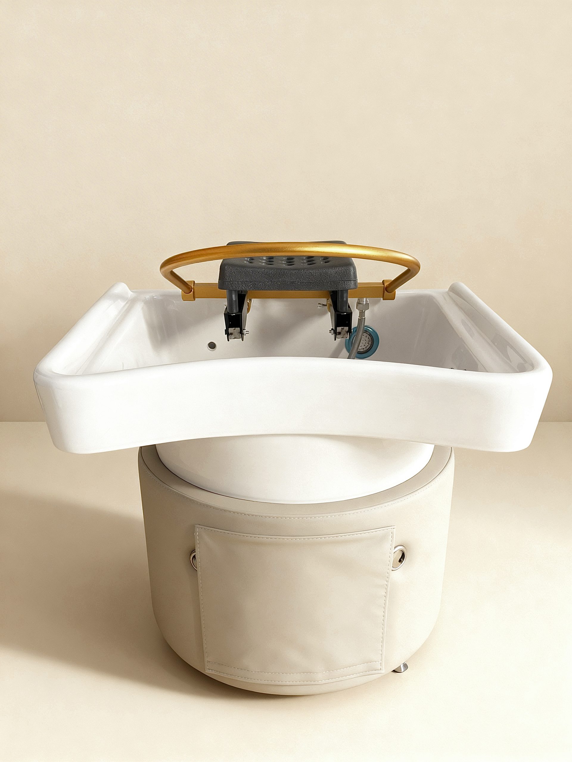 15519fc6 b85b 49b5 b60d 7f6bf628ad6f 2 scaled | Head Spa Equipment